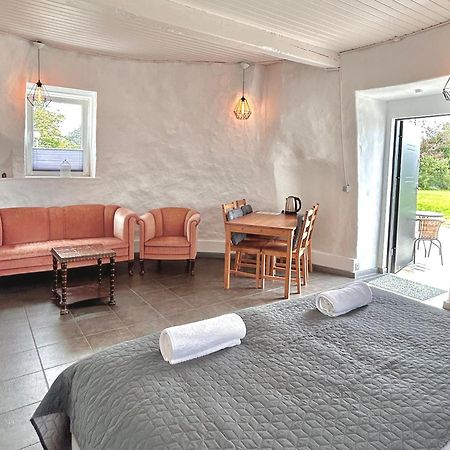 Apartamenty Molle Åkirkeby Exteriör bild