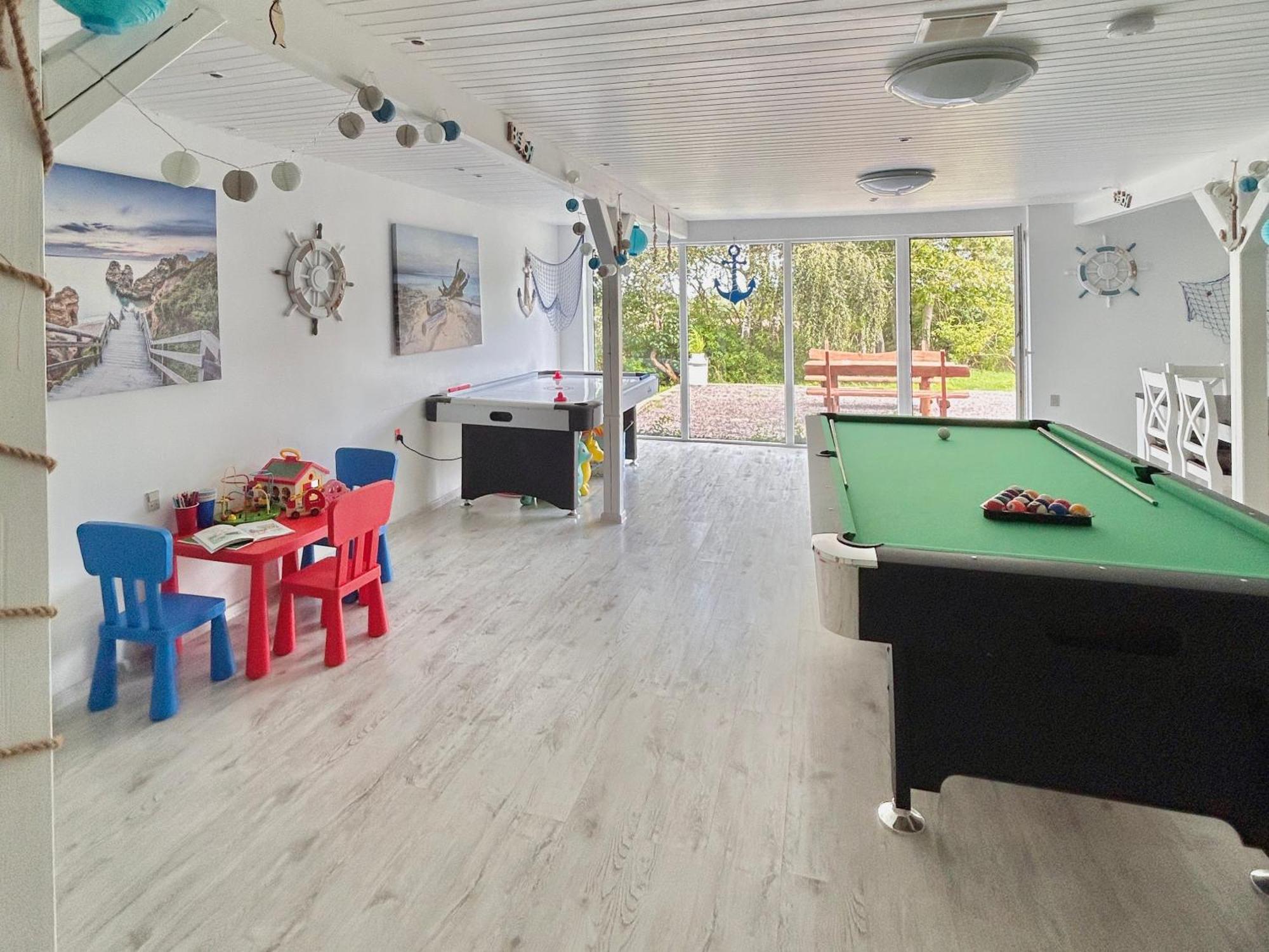 Apartamenty Molle Åkirkeby Exteriör bild