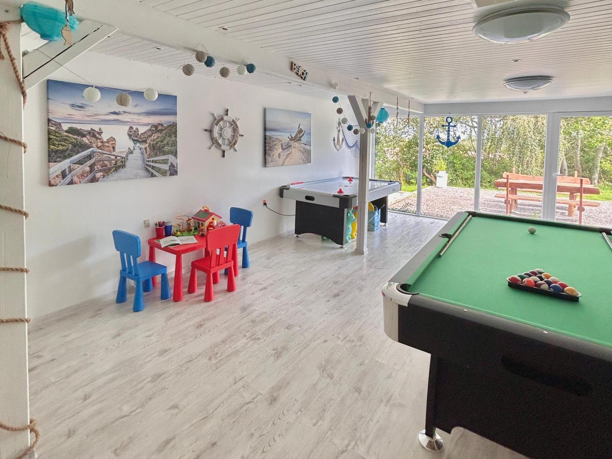 Apartamenty Molle Åkirkeby Exteriör bild