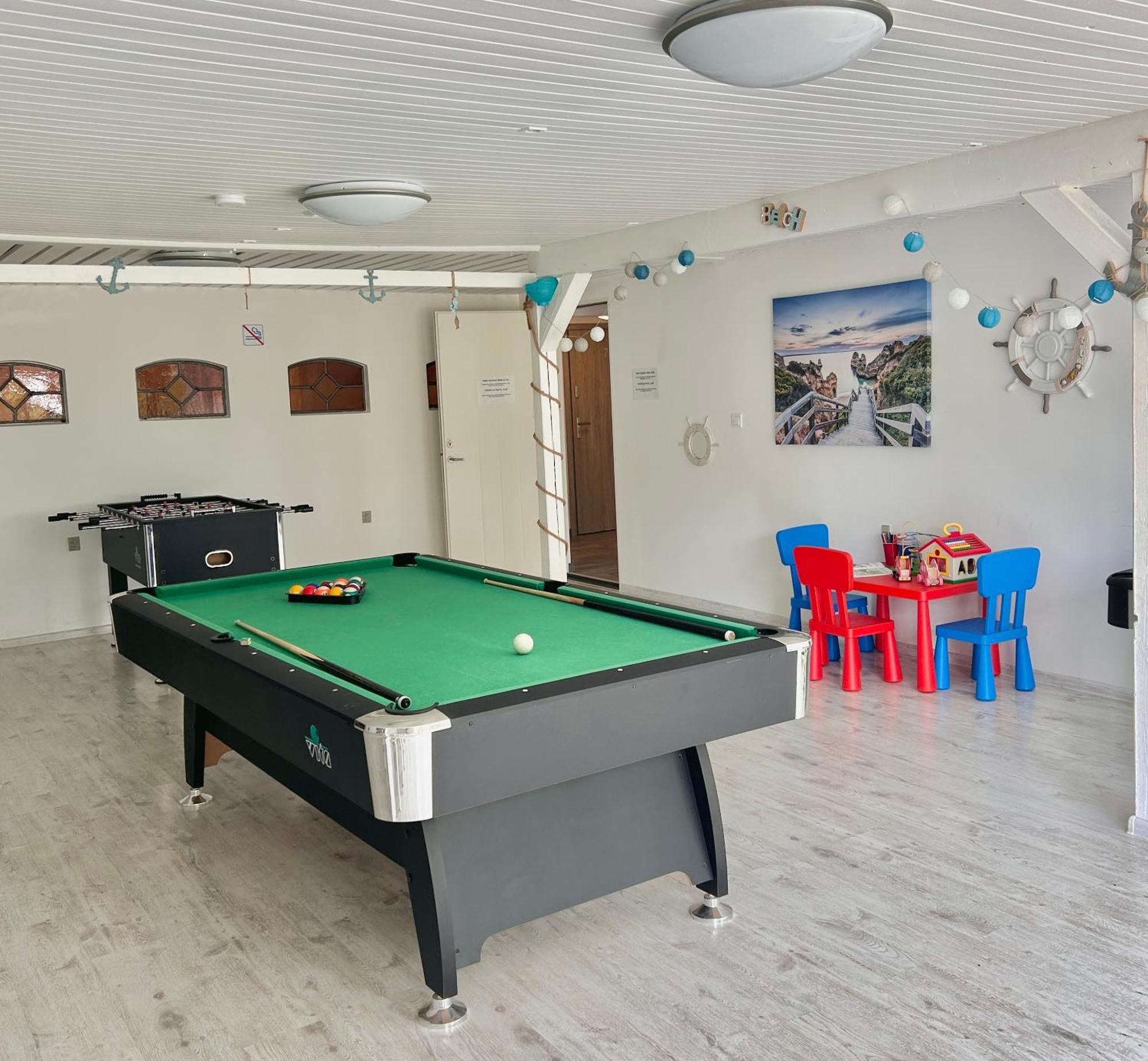 Apartamenty Molle Åkirkeby Exteriör bild