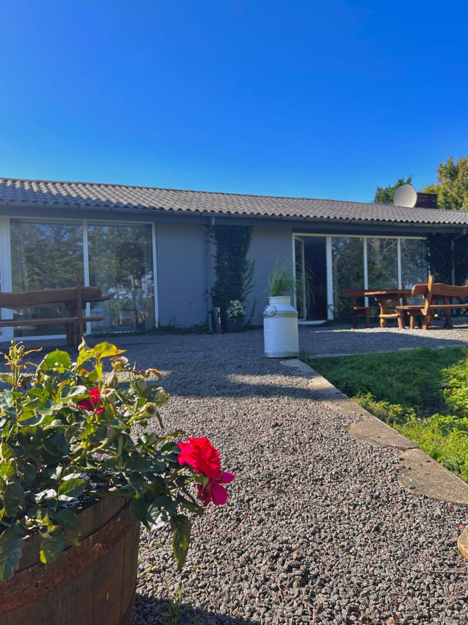 Apartamenty Molle Åkirkeby Exteriör bild