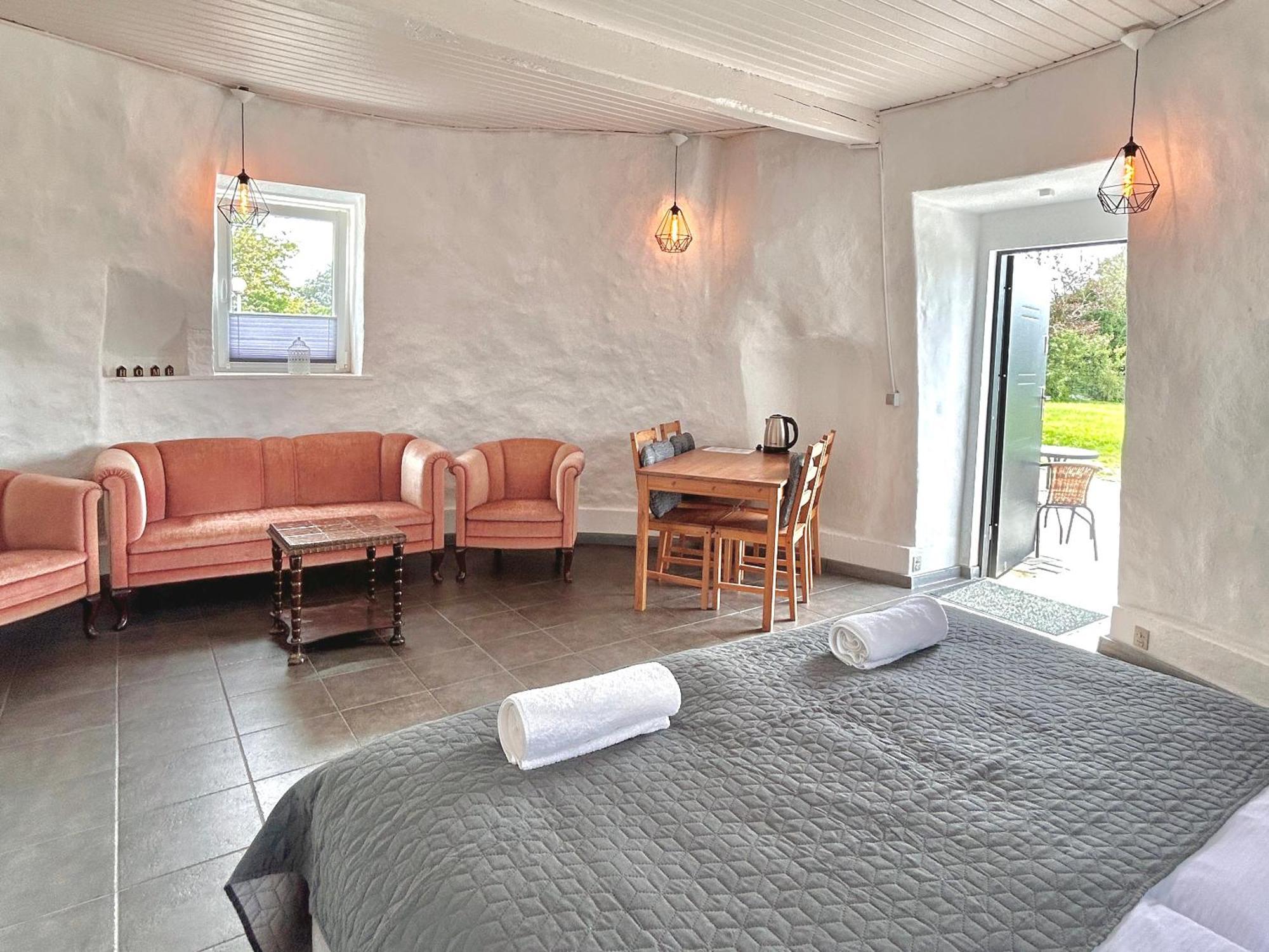 Apartamenty Molle Åkirkeby Exteriör bild