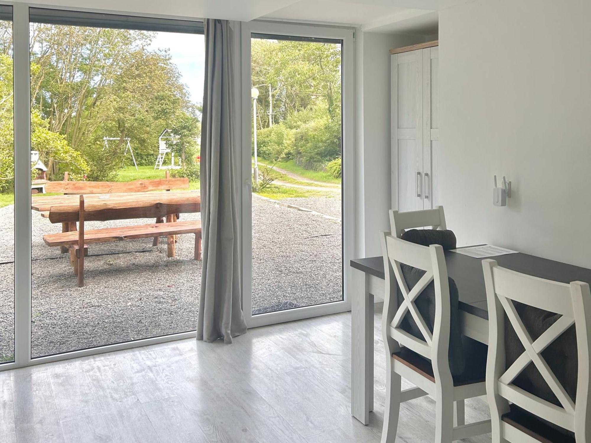 Apartamenty Molle Åkirkeby Exteriör bild